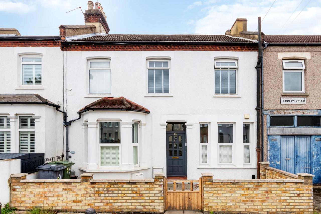 Lovely 2 Bed Streatham With Outside Dining *