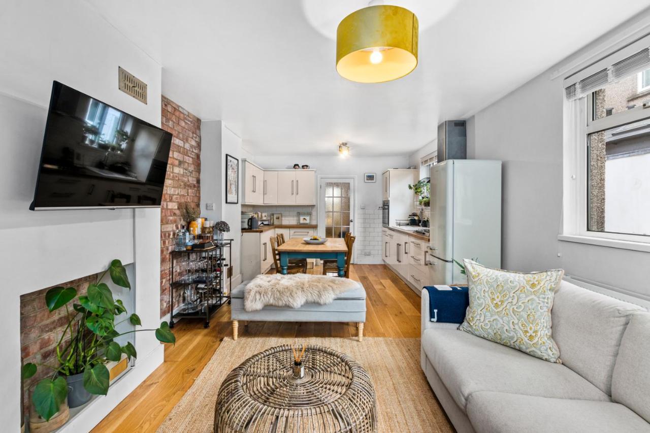 Lovely 2 Bed Streatham With Outside Dining